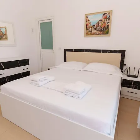 Apartament Resuli Saranda